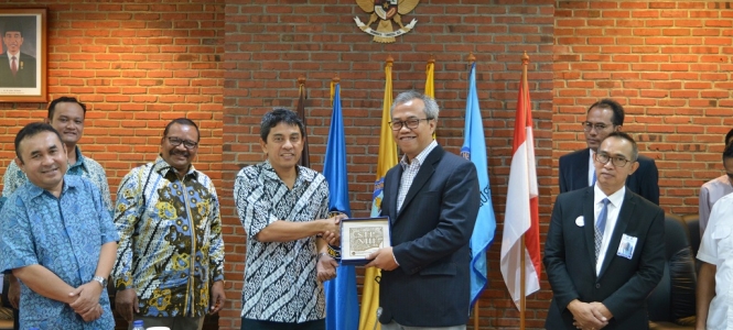 The signing of the MoU with Aceh Polytechnic